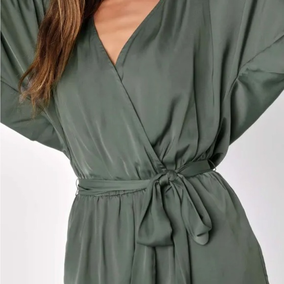Lulus like new olive romper - Picture 4 of 4